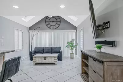 299 Patchogue Yaphank Road, Patchogue, NY 11772 - Photo 9