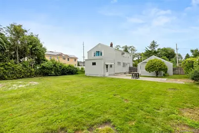 175 Centre Avenue, Lindenhurst, NY 11757 - Photo 13