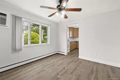 175 Centre Avenue, Lindenhurst, NY 11757 - Photo 5