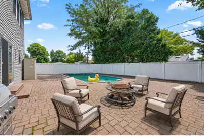 19 Manetto Drive, Plainview, NY 11803 - Photo 21