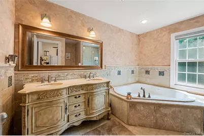 19 Manetto Drive, Plainview, NY 11803 - Photo 9