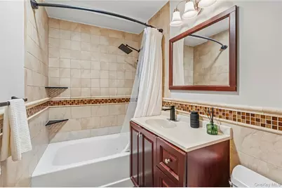 18 Granada Crescent #2, White Plains, NY 10603 - Photo 21
