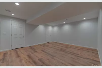 15 Bayview Avenue, Port Washington, NY 11050 - Photo 21
