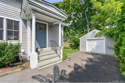 15 Bayview Avenue, Port Washington, NY 11050 - Photo 23