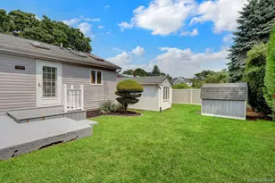 466 W 4th St, West Islip, NY 11795 - Photo 33