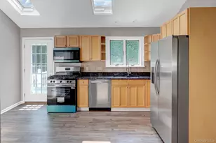 466 W 4th St, West Islip, NY 11795 - Photo 9