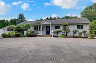 466 W 4th St, West Islip, NY 11795 - Photo 3