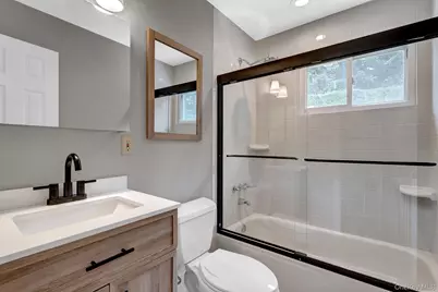 466 W 4th Street, West Islip, NY 11795 - Photo 27