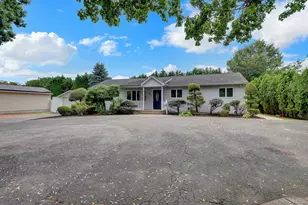466 W 4th St, West Islip, NY 11795 - Photo 37