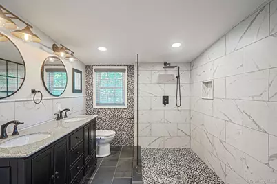 10 Bayview Avenue, East Islip, NY 11730 - Photo 19