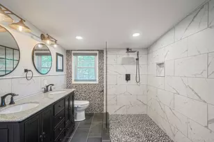 10 Bayview Ave, East Islip, NY 11730 - Photo 19