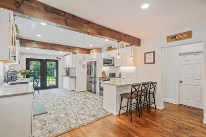 10 Bayview Avenue, East Islip, NY 11730 - Photo 9