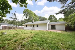 76 Wards Ln, Bellport, NY 11713 - Photo 15