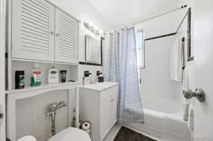 3 Sadore Ln, Yonkers, NY 10710 - Photo 7