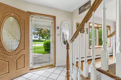21 Manchester Lane, Stony Brook, NY 11790 - Photo 3