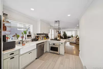1038 Traymore Boulevard, Island Park, NY 11558 - Photo 11
