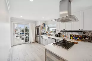 1038 Traymore Blvd, Island Park, NY 11558 - Photo 9