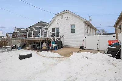 1038 Traymore Boulevard, Island Park, NY 11558 - Photo 19