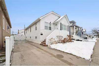 1038 Traymore Boulevard, Island Park, NY 11558 - Photo 3