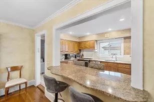 126 Hampshire Rd, Great Neck, NY 11023 - Photo 13