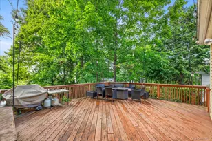 126 Hampshire Rd, Great Neck, NY 11023 - Photo 27