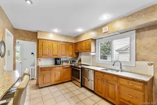126 Hampshire Rd, Great Neck, NY 11023 - Photo 11