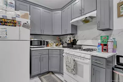 11915 101st Avenue, Richmond Hill, NY 11419 - Photo 11