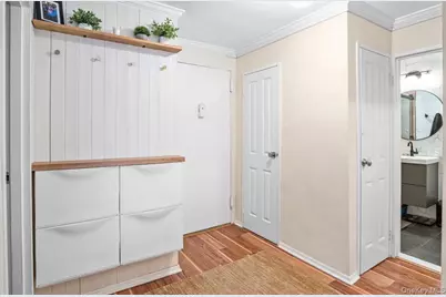 101 Clinton Avenue #1L, Mineola, NY 11501 - Photo 3
