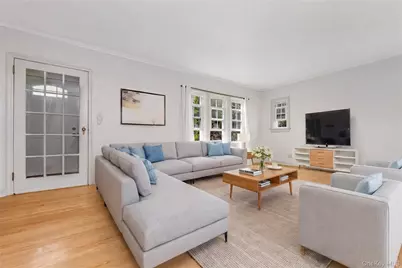 24829 Cambria Avenue, Little Neck, NY 11362 - Photo 5