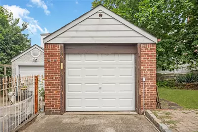 24829 Cambria Avenue, Little Neck, NY 11362 - Photo 21