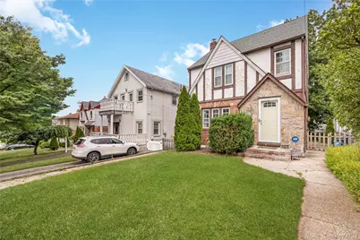 24829 Cambria Avenue, Little Neck, NY 11362 - Photo 17