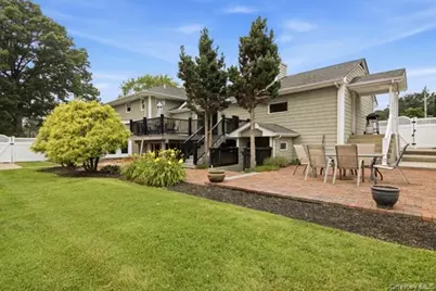 60 Hawthorne Street, Selden, NY 11784 - Photo 33