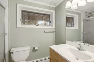 60 Hawthorne St, Selden, NY 11784 - Photo 27