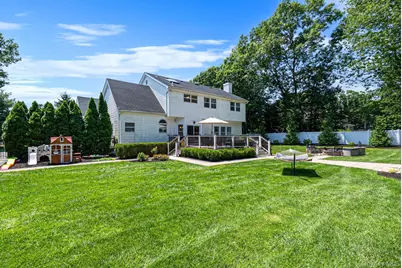 62 Ridgefield Dr, Shoreham, NY 11786 - Photo 7