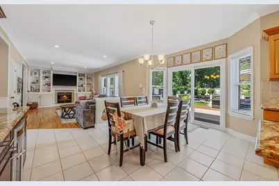 62 Ridgefield Dr, Shoreham, NY 11786 - Photo 19