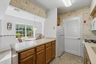 1002 Washington Green, New Windsor, NY 12553 - Photo 15