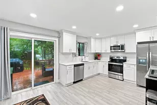 15 Seaside Ave, Sound Beach, NY 11789 - Photo 7