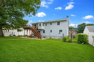 107 Cedar Oaks Ave, Farmingville, NY 11738 - Photo 9