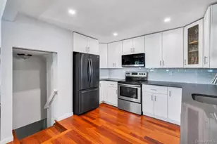 573 Miller Ave, Freeport, NY 11520 - Photo 9
