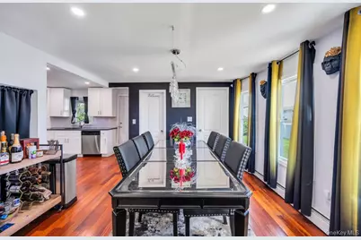 573 Miller Avenue, Freeport, NY 11520 - Photo 5