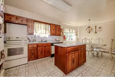 719 Hungry Harbor Road, Valley Stream, NY 11581 - Photo 13