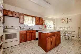 719 Hungry Harbor Rd, Valley Stream, NY 11581 - Photo 13