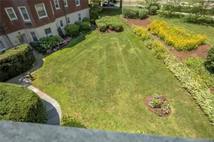 2 Chateaux Cir, Scarsdale, NY 10583 - Photo 15