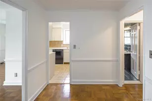 2 Chateaux Cir, Scarsdale, NY 10583 - Photo 9