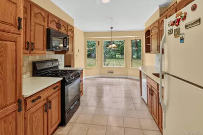 4 Jill Drive, West Nyack, NY 10994 - Photo 11