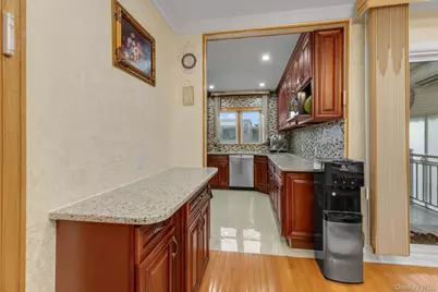 147-71 Hoover Avenue, Briarwood, NY 11435 - Photo 5