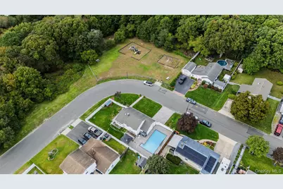 78 Circle Drive N, Patchogue, NY 11772 - Photo 17