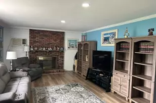 54 Catherine St, Valley Stream, NY 11581 - Photo 3