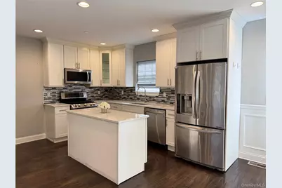 318 Cross Street #2, Westbury, NY 11590 - Photo 3