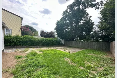 90 E 3rd Street, Huntington Station, NY 11746 - Photo 17